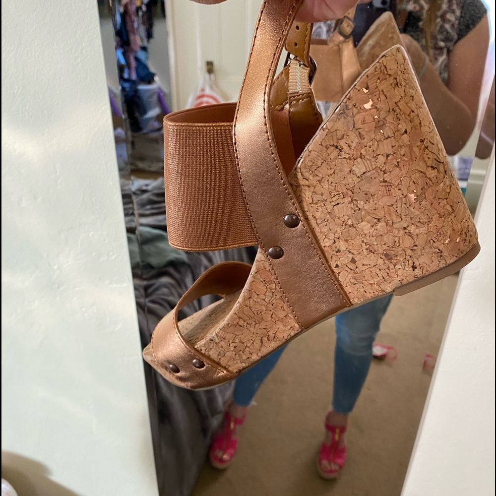 Lucky Brand Mumbah Copper Wedge Sandals - Picture 2 of 4